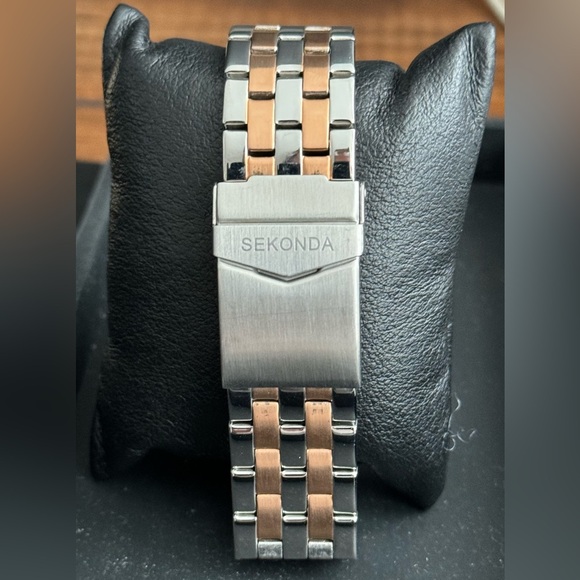 SEKONDA - Sports Chronograph Watch | Two Tone Case & Stainless Steel Navy Dial - Picture 6 of 7